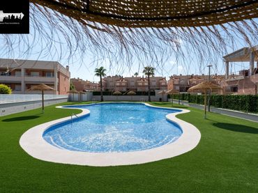 Reihenhaus mit Pool zum Verkauf in Gran Alacant