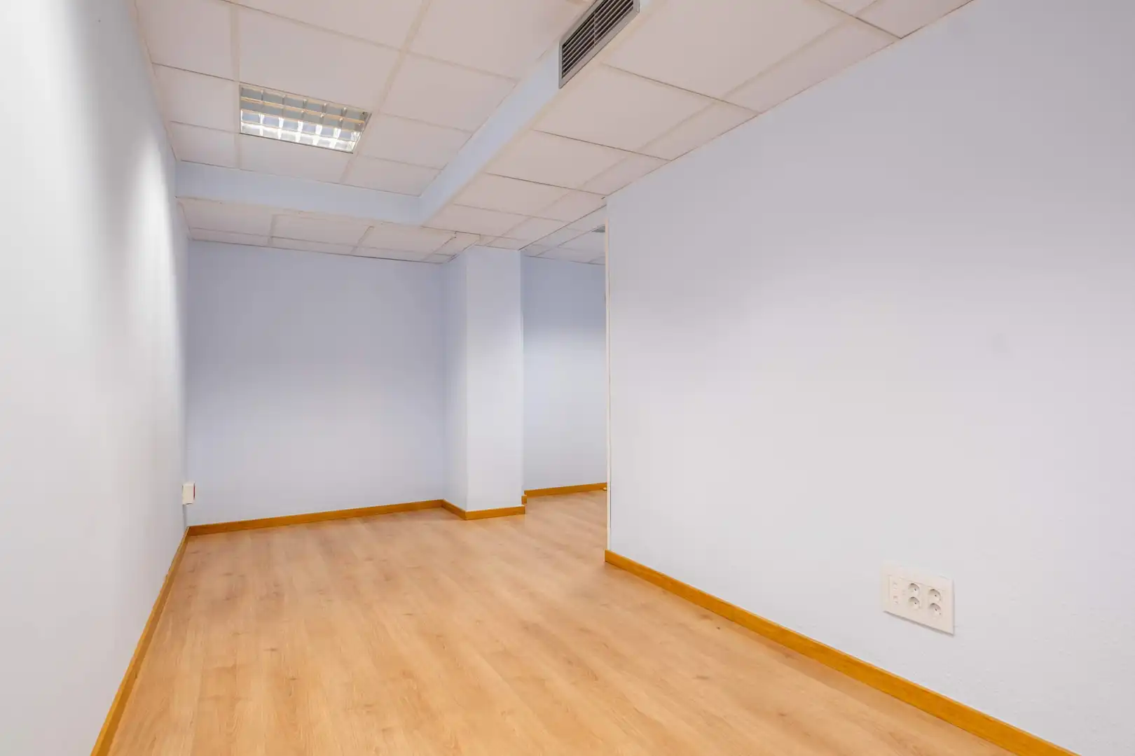 Büro zur Miete in Zaragoza mit Klimaanlage und Heizung
