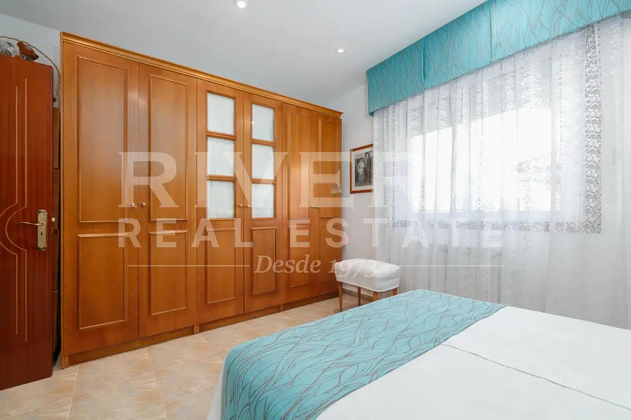 Habitación de Casa o chalet en venta en Vigo  con Calefacción, Jardín privado y Parquet