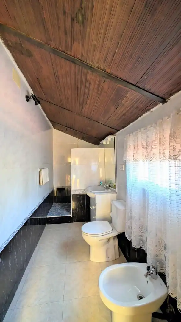 Bany de Casa o xalet en venda en Elche / Elx amb Aire condicionat, Calefacció i Jardí privat