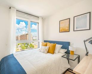 Bedroom of Flat to share in  Madrid Capital  with Air Conditioner and Terrace