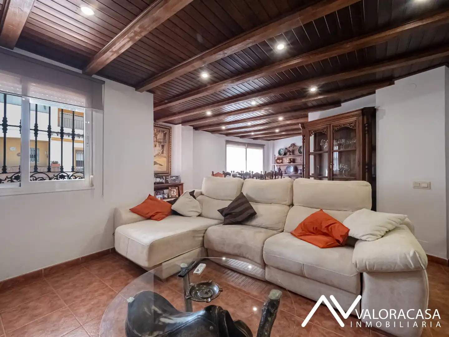 Sala d'estar de Casa o xalet en venda en Cártama amb Aire condicionat, Terrassa i Moblat