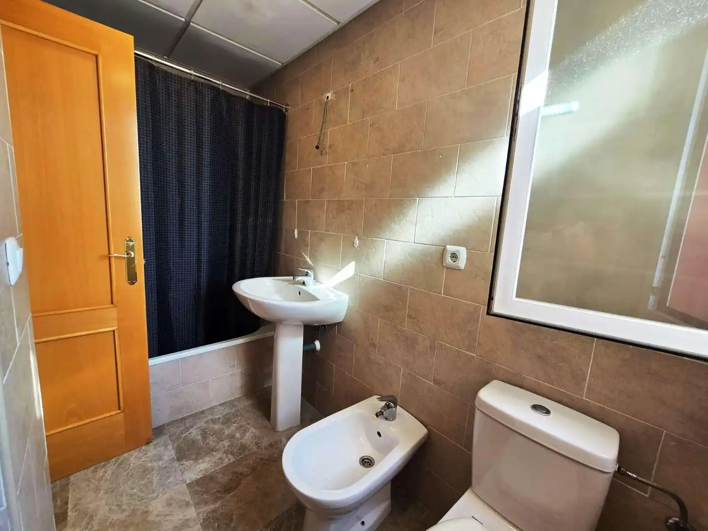 Bathroom of Detached homes for sale in Castilleja de la Cuesta  with Air Conditioner, Terrace and Storage room