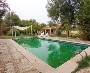 Piscina de Casa o xalet en venda en Fuentidueña de Tajo amb Calefacció, Jardí privat i Terrassa