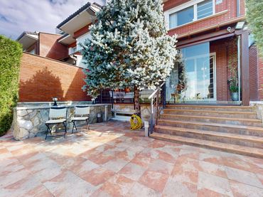 Maison mitoyenne avec balcon à vendre à Calle ARRIBIAZPI