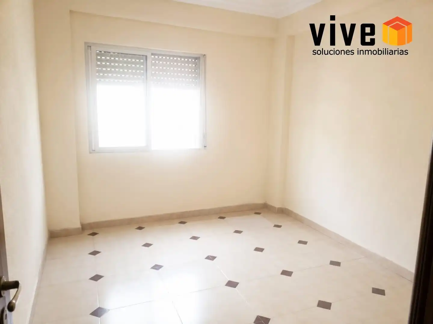 Bedroom of Flat for sale in Sevilla  with Air Conditioner, Terrace and Furnished