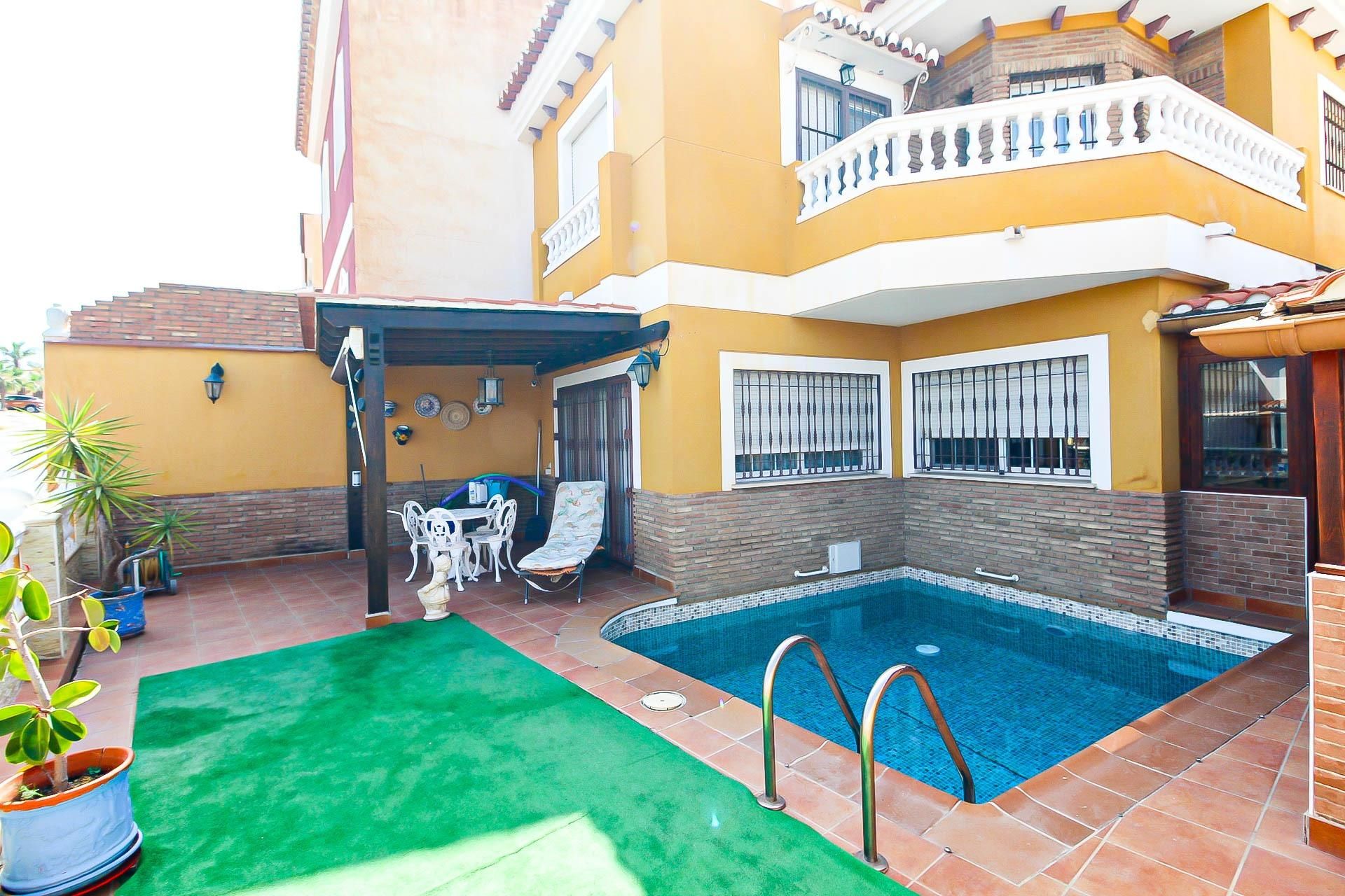 Swimming pool of House or chalet for sale in Motril  with Air Conditioner, Terrace and Swimming Pool
