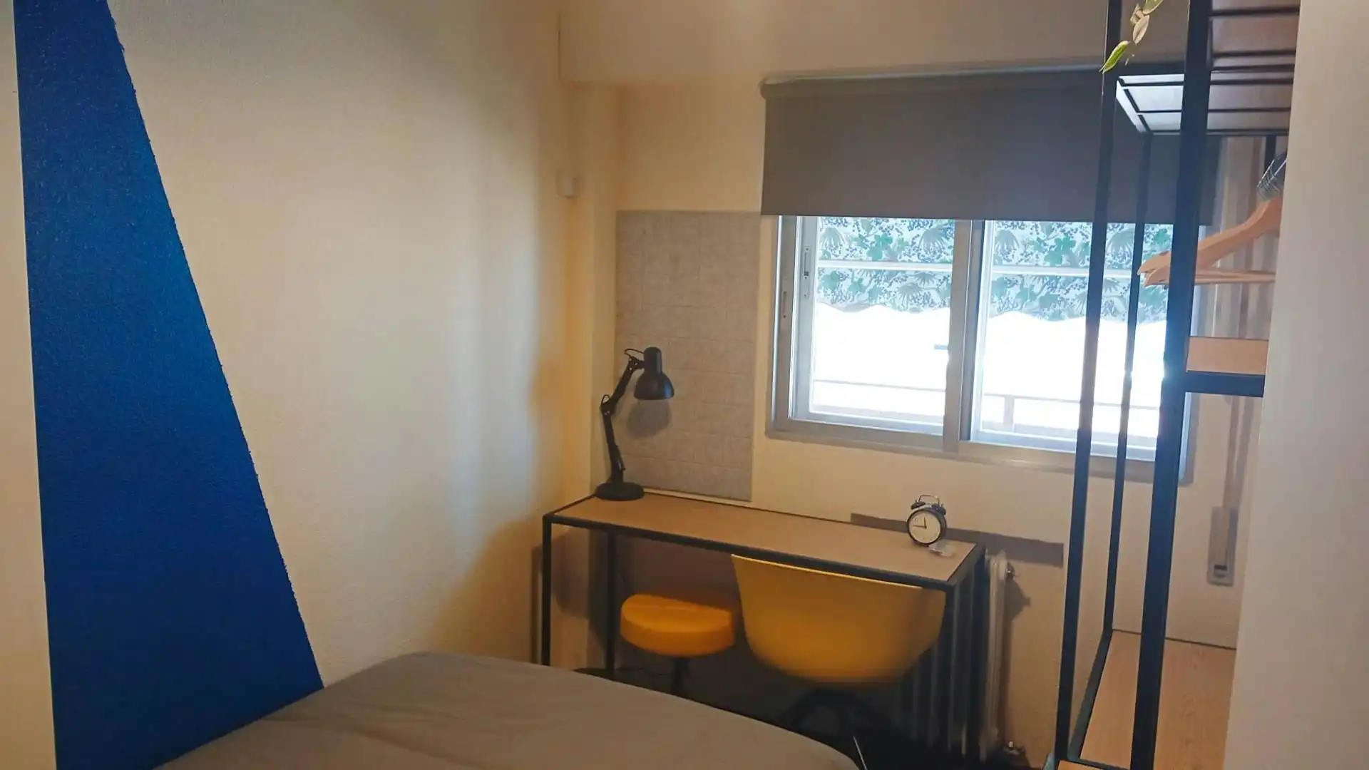 Bedroom of Flat for share in Madrid  with Heating, Furnished and Washing machine