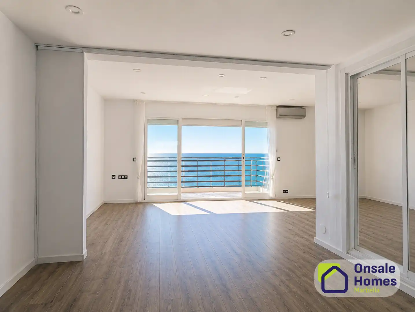 Sala de estar de Piso en venta en Marbella con Aire acondicionado, Terraza y Balcón