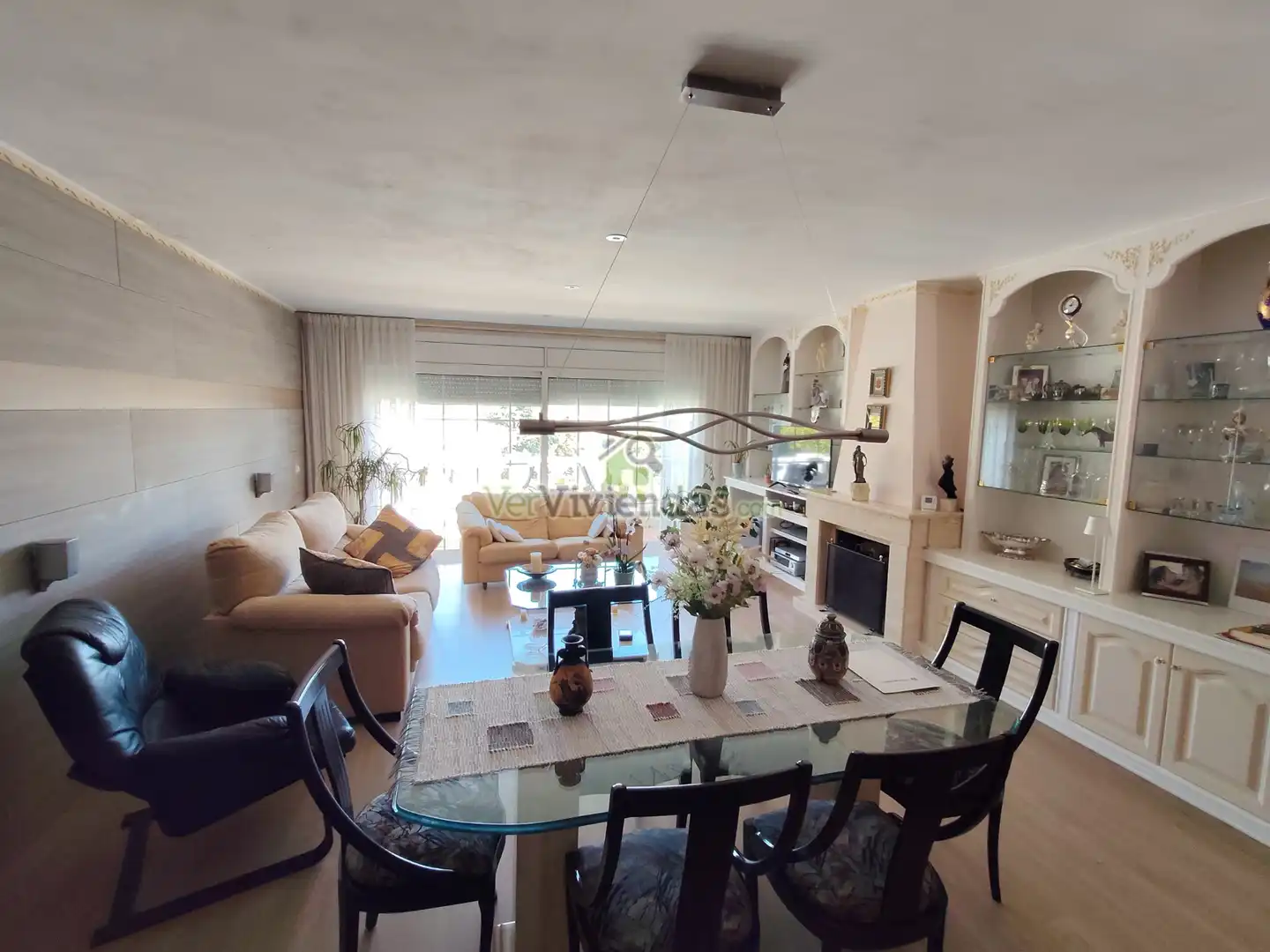 Sala d'estar de Casa o xalet en venda en Esparreguera amb Aire condicionat, Calefacció i Jardí privat