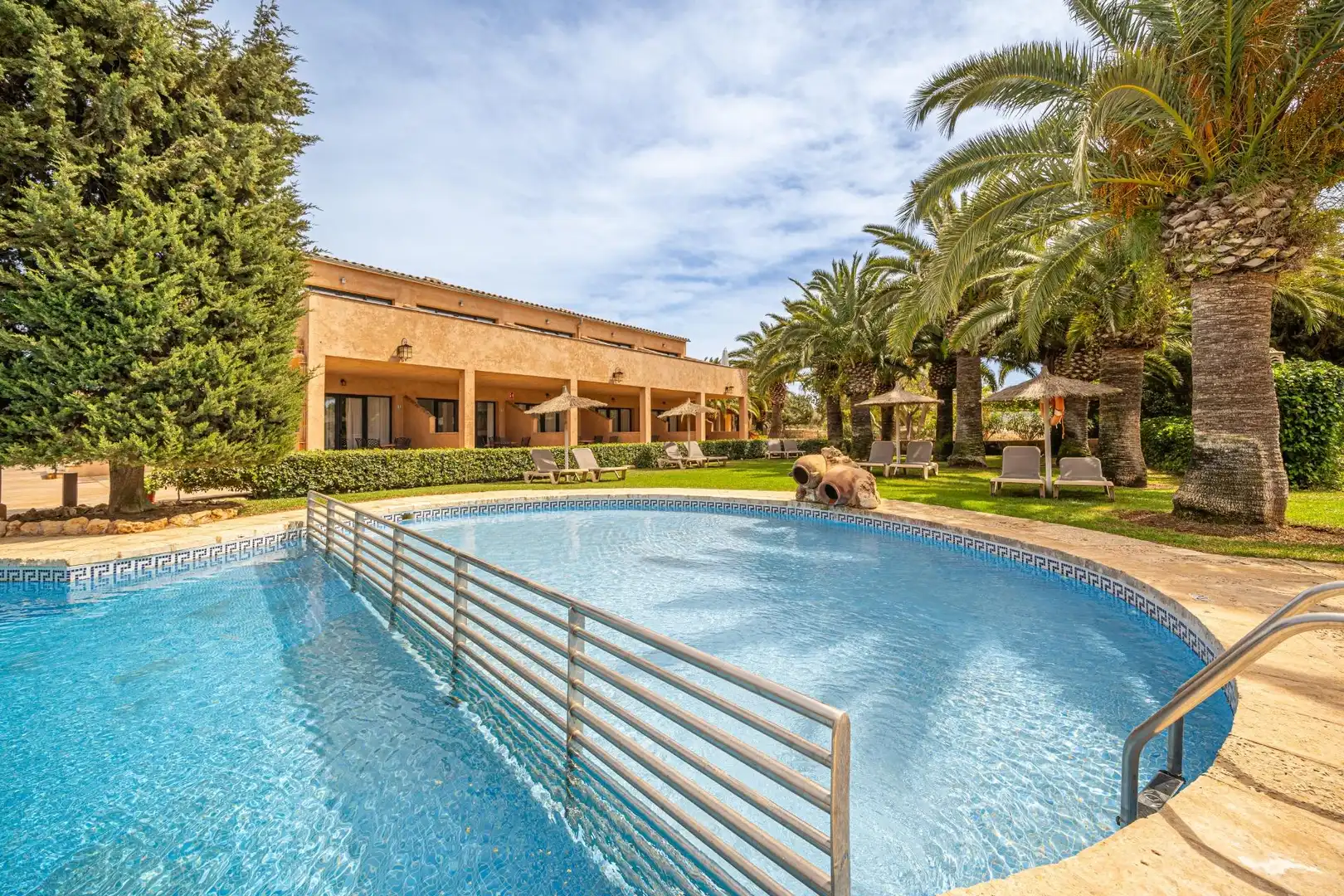 Piscina de Edificio en venta en Ses Salines con Piscina comunitaria