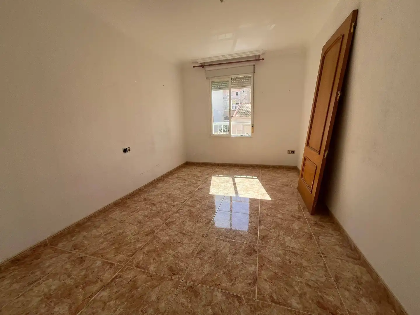 Habitación de Piso en venta en Elche / Elx con Aire acondicionado, Calefacción y Balcón