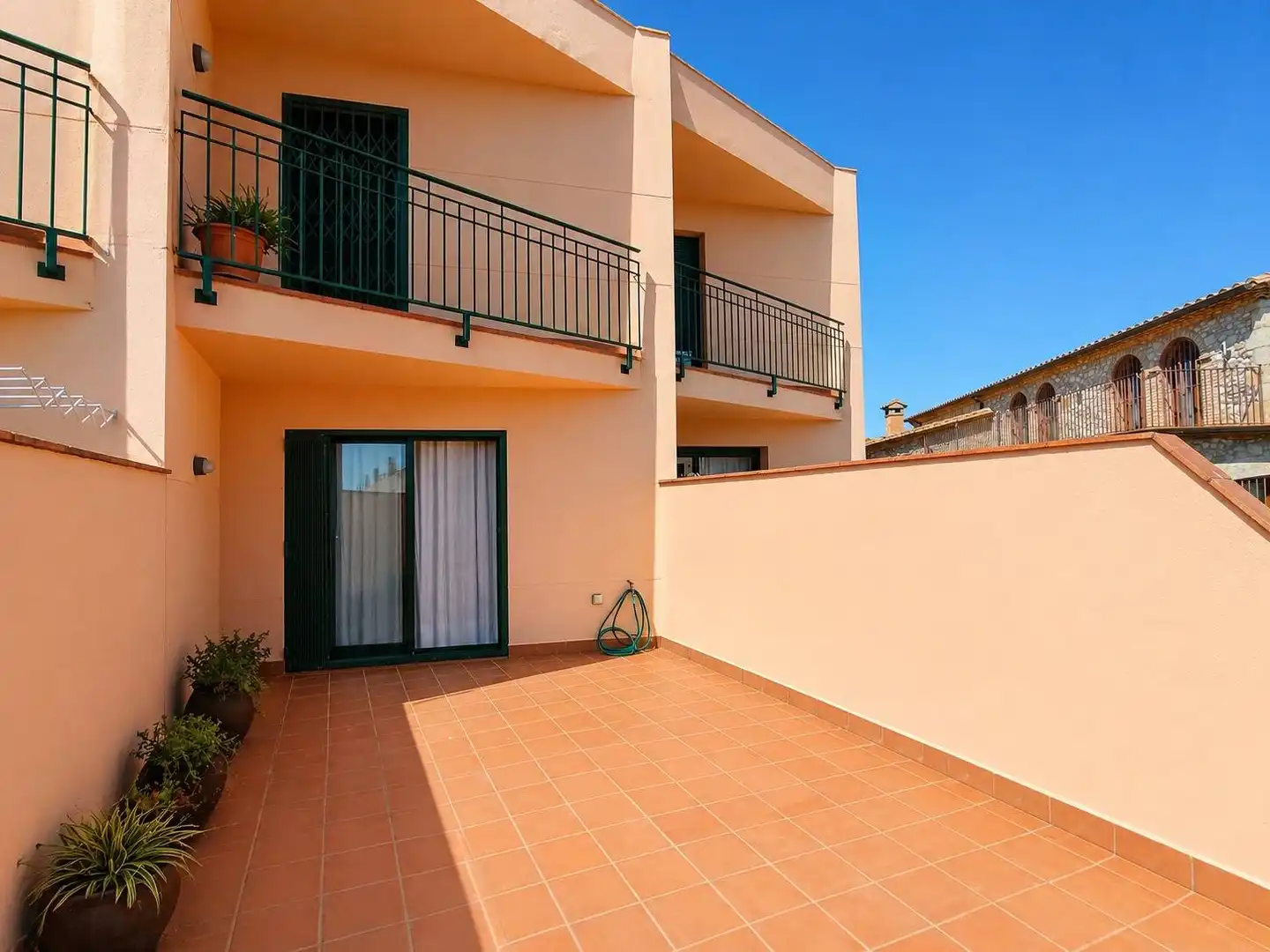 Terrassa de Casa o xalet en venda en Sant Pere Pescador amb Aire condicionat, Calefacció i Jardí privat