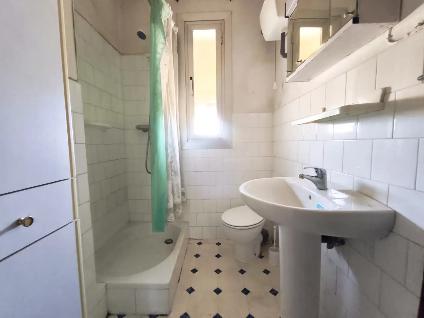 Bathroom of Flat for sale in  Logroño  with Parquet flooring