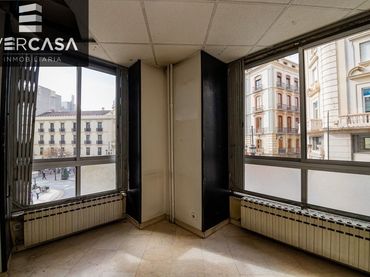 Office space to rent in Calle Puerta Real de España