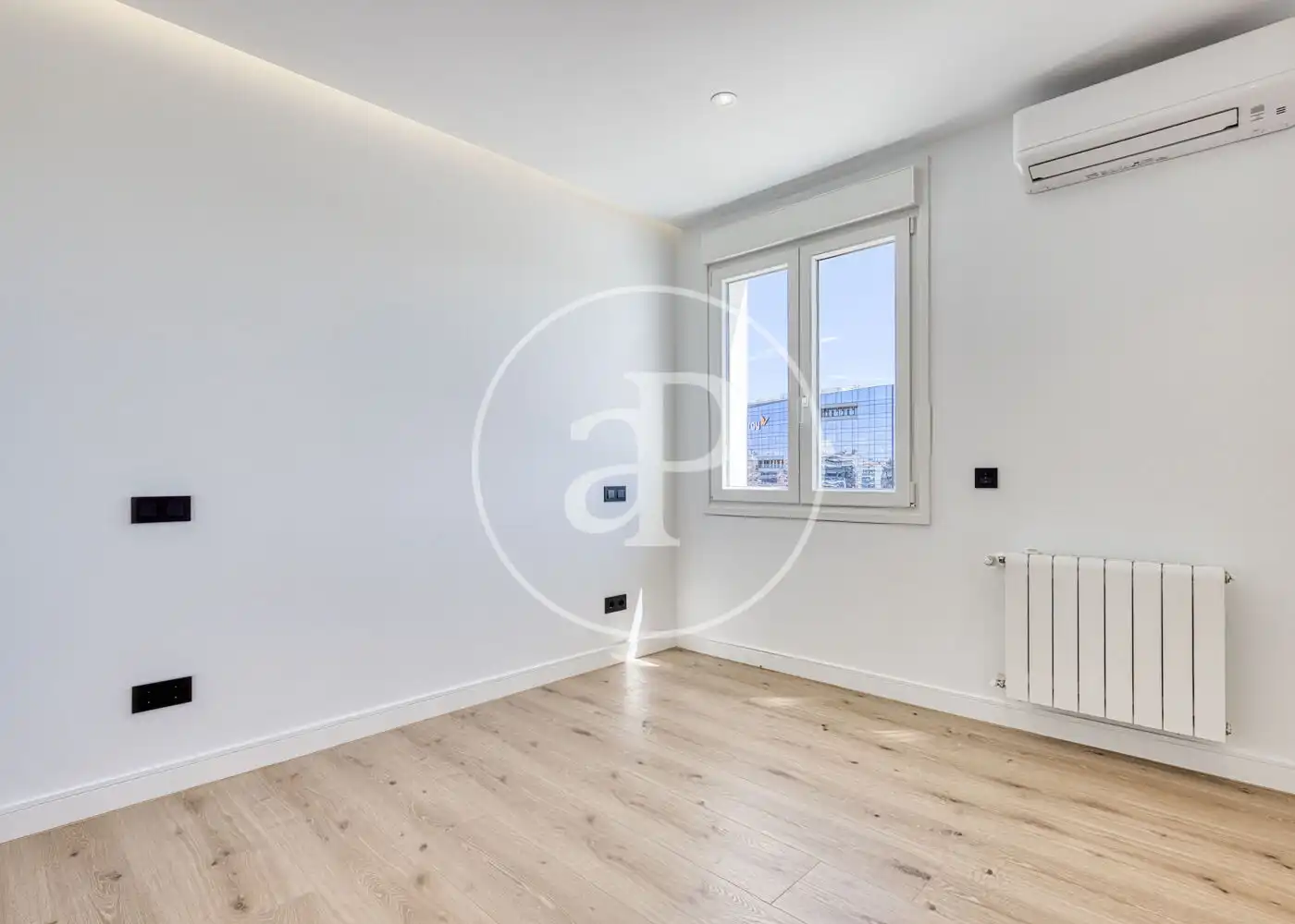 Flat for sale in Madrid  with Air Conditioner, Heating and Terrace