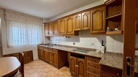 Foto 2 de Piso en venta en Calle de Albacete, Flores de Sil - La Placa, Ponferrada