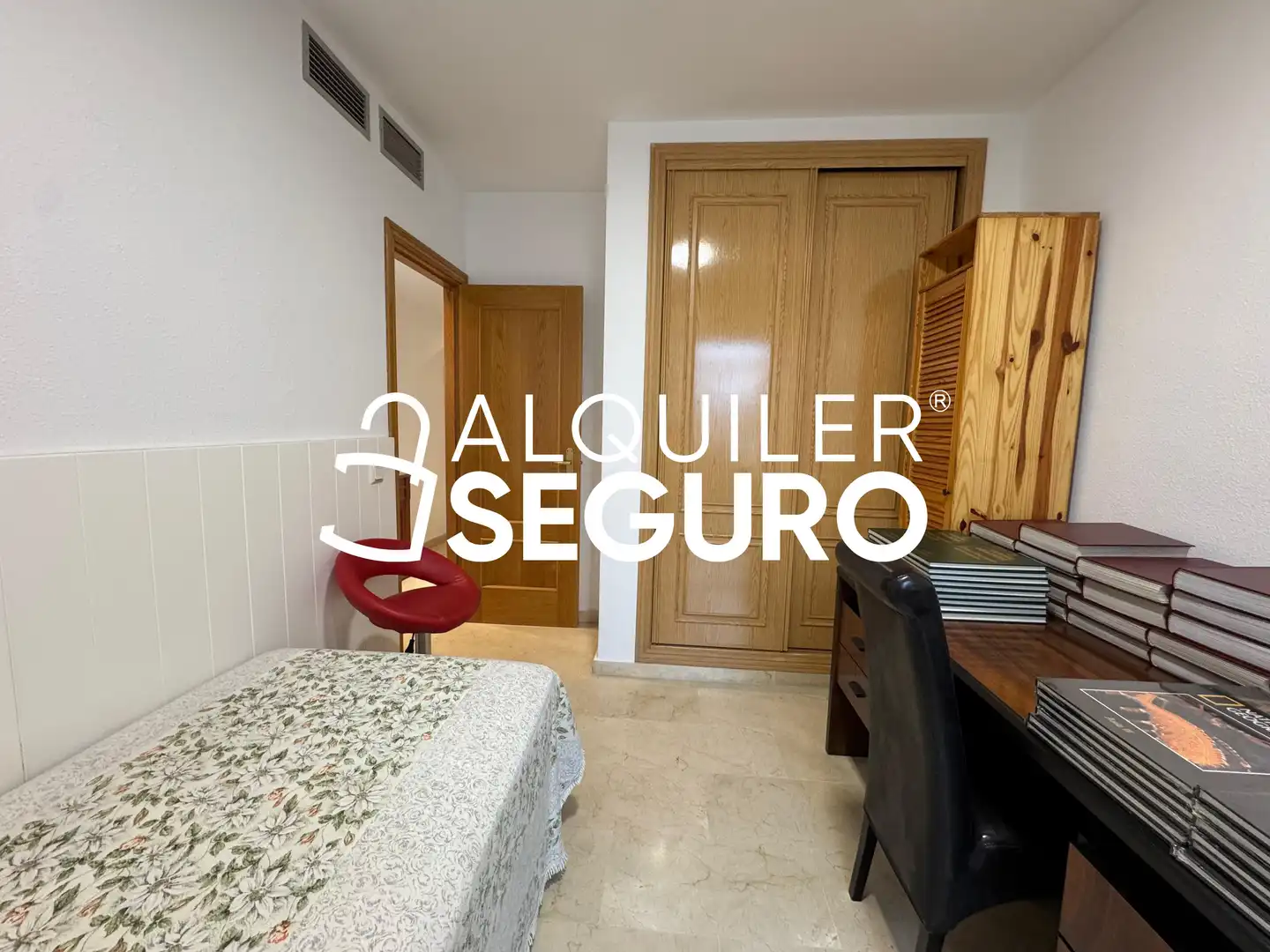 Habitación de Piso de alquiler en Málaga con Aire acondicionado, Terraza y Amueblado
