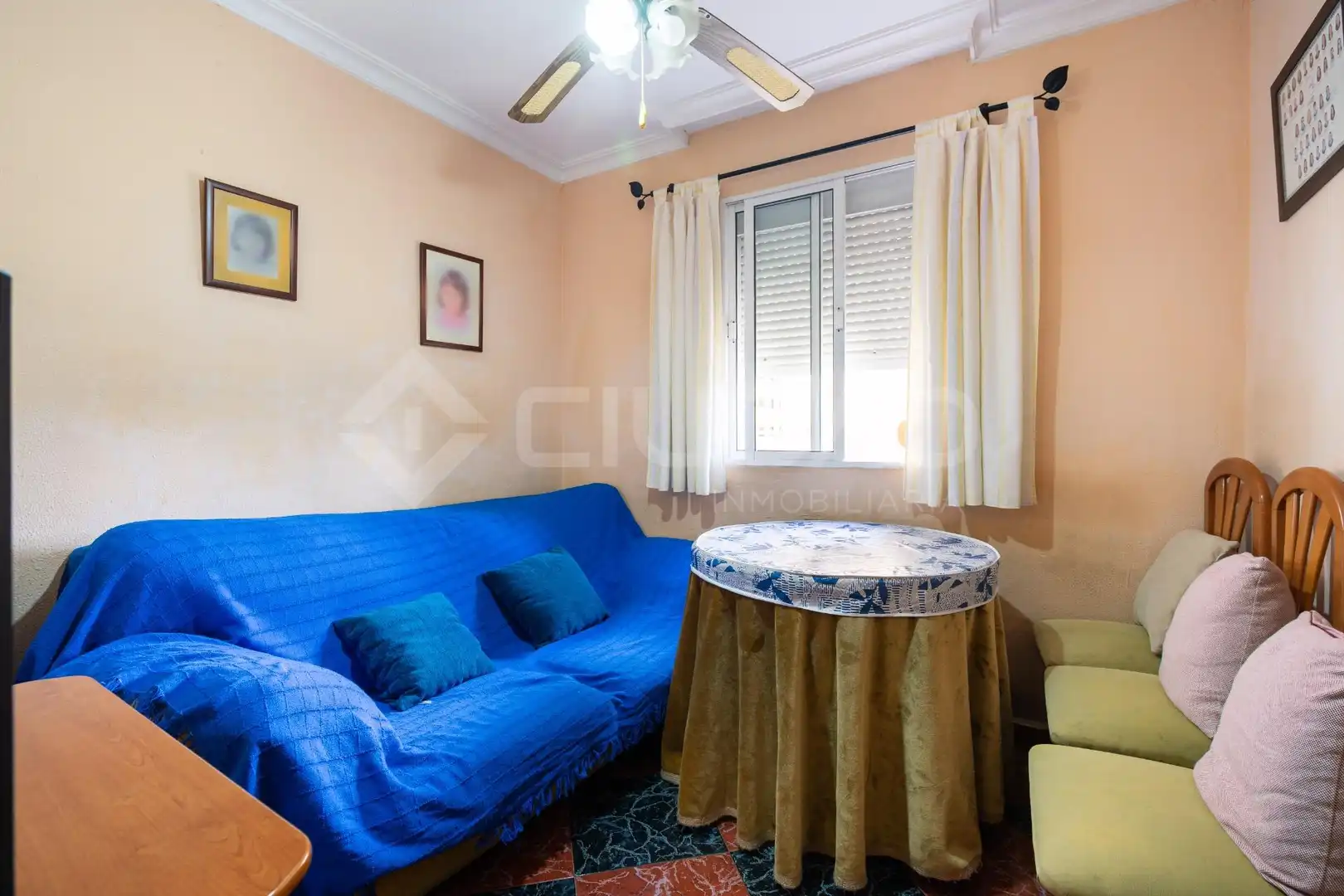 Living room of Flat for sale in Sevilla  with Air Conditioner
