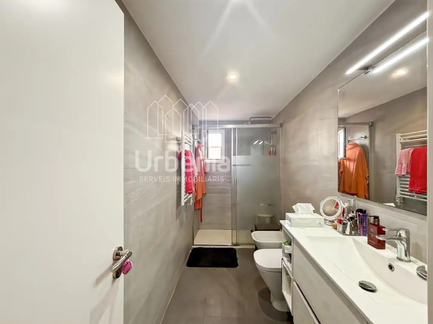 Bathroom of Flat for sale in Pineda de Mar
