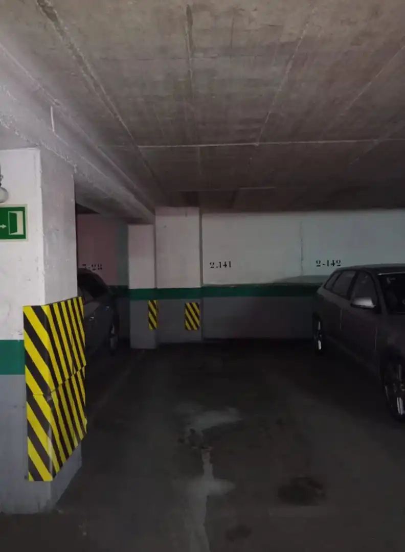 Parkplatz von Garage zur Miete in Madrid