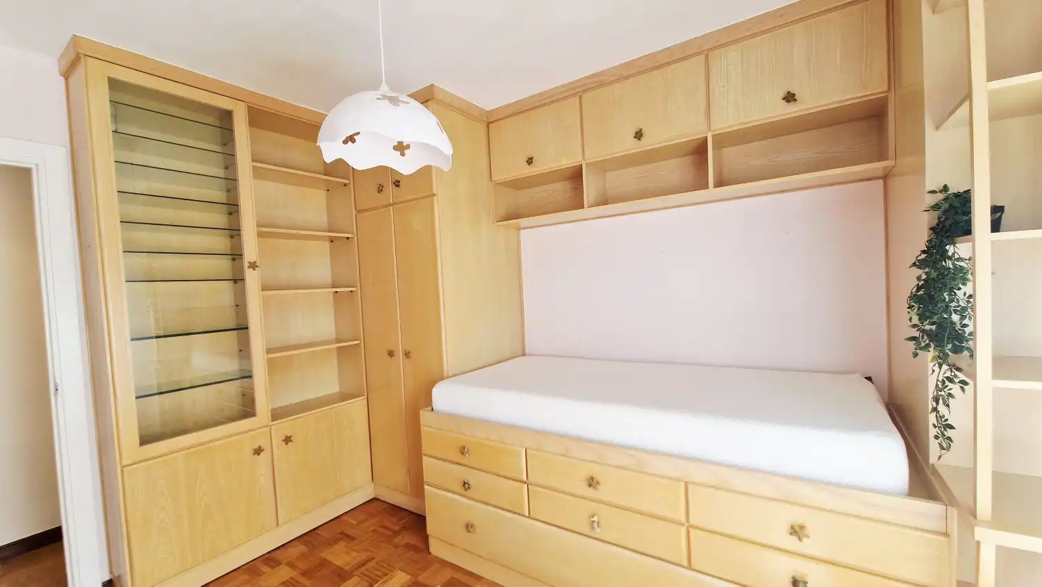 Habitación de Piso de alquiler en Torrelavega  con Calefacción, Amueblado y Balcón