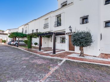 Adossat amb piscina en venda a Urbanización los Olivos I 1