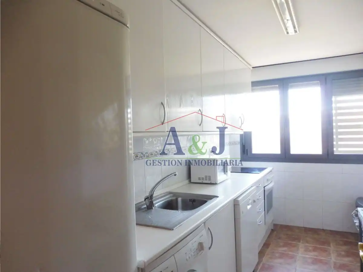 Wohnung zur Miete in Calle Alfonsina Storni, La Pereda