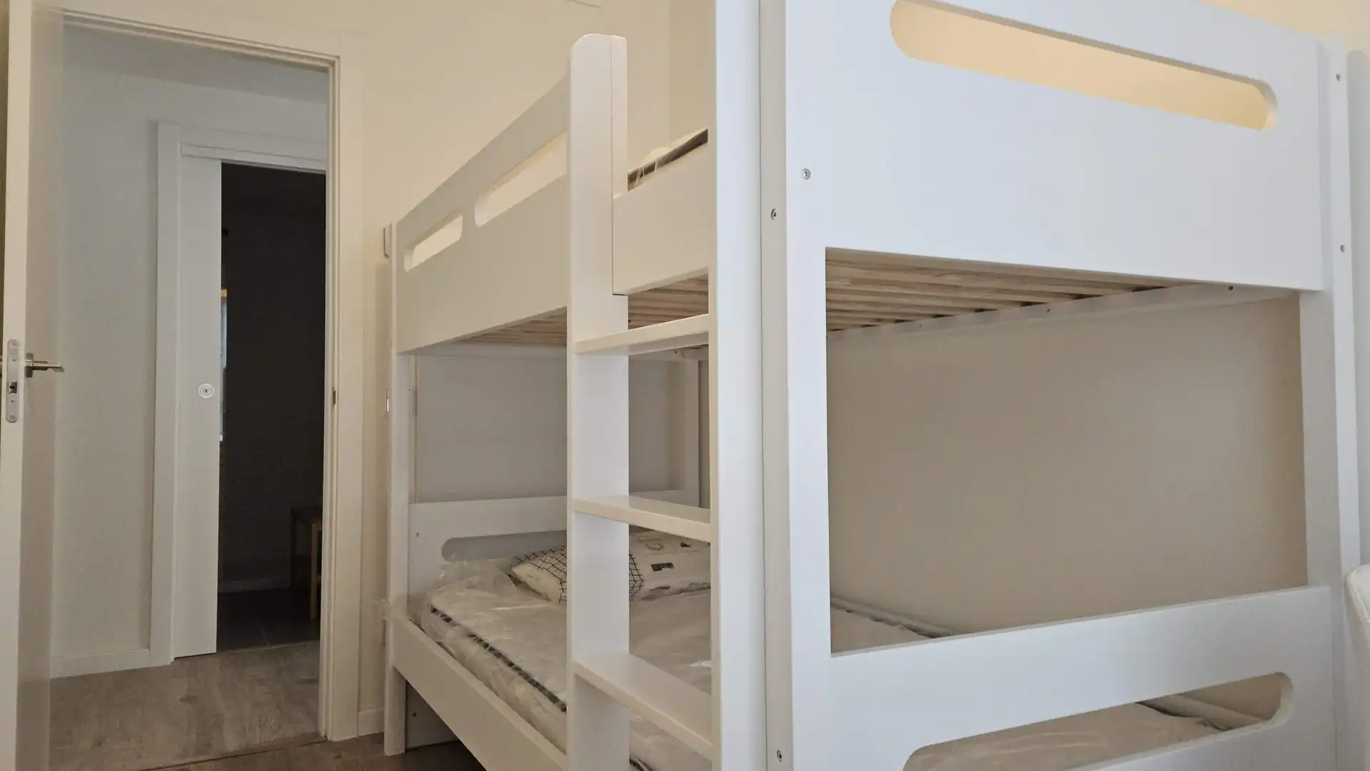 Bedroom of Flat for rent in Badalona  with Air Conditioner, Furnished and Alarm