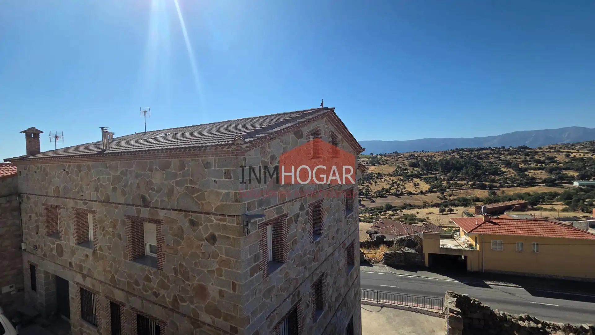 Vista exterior de Casa o chalet en venta en San Juan de la Nava con Terraza y Amueblado