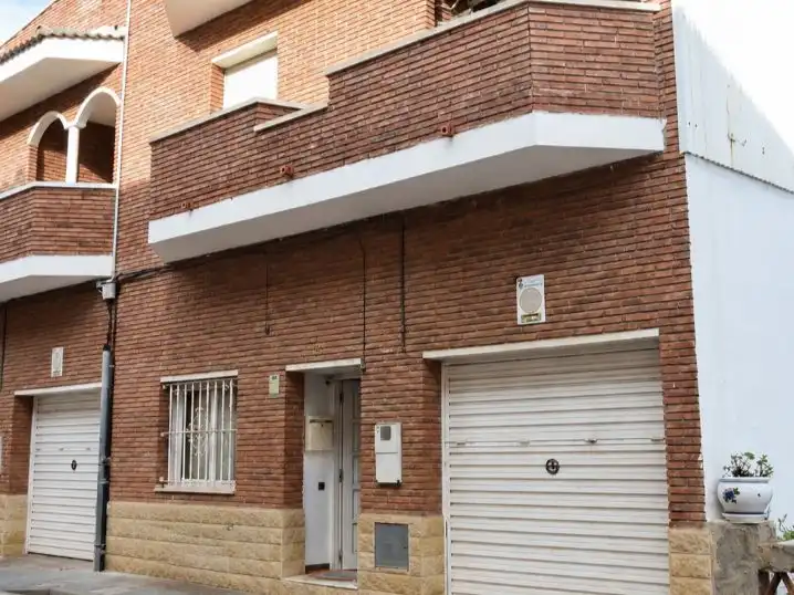 Maison mitoyenne avec jardin à vendre à CL Muntanya 39