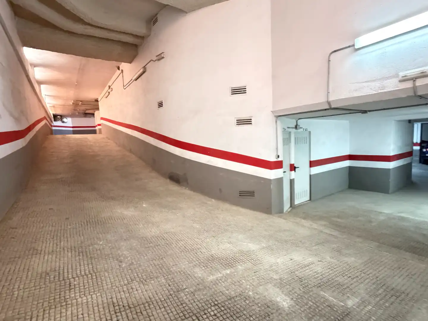 Individual with lift for sale in Carlet