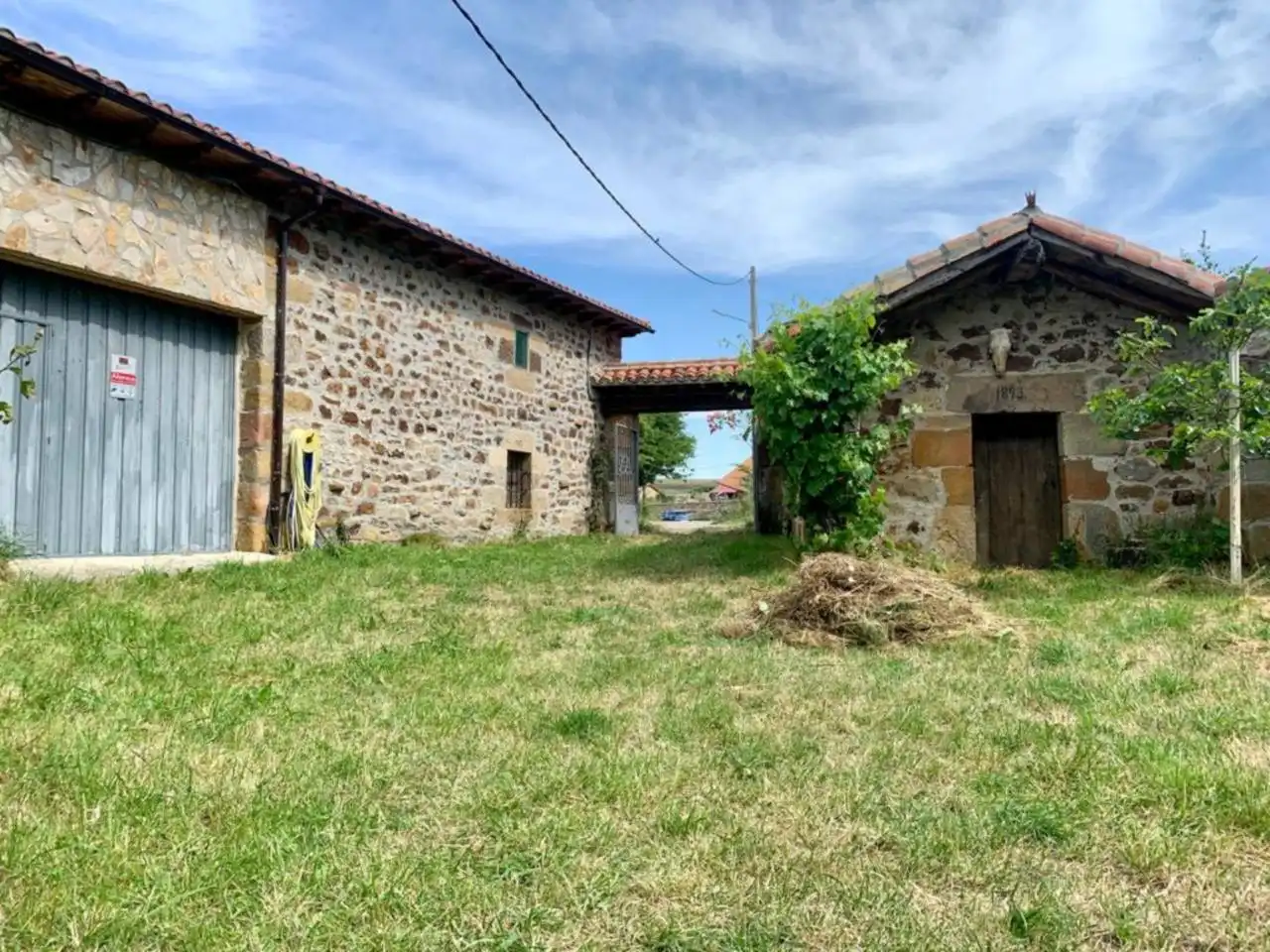 Vista exterior de Casa o chalet en venta en Arija con Calefacción, Jardín privado y Terraza