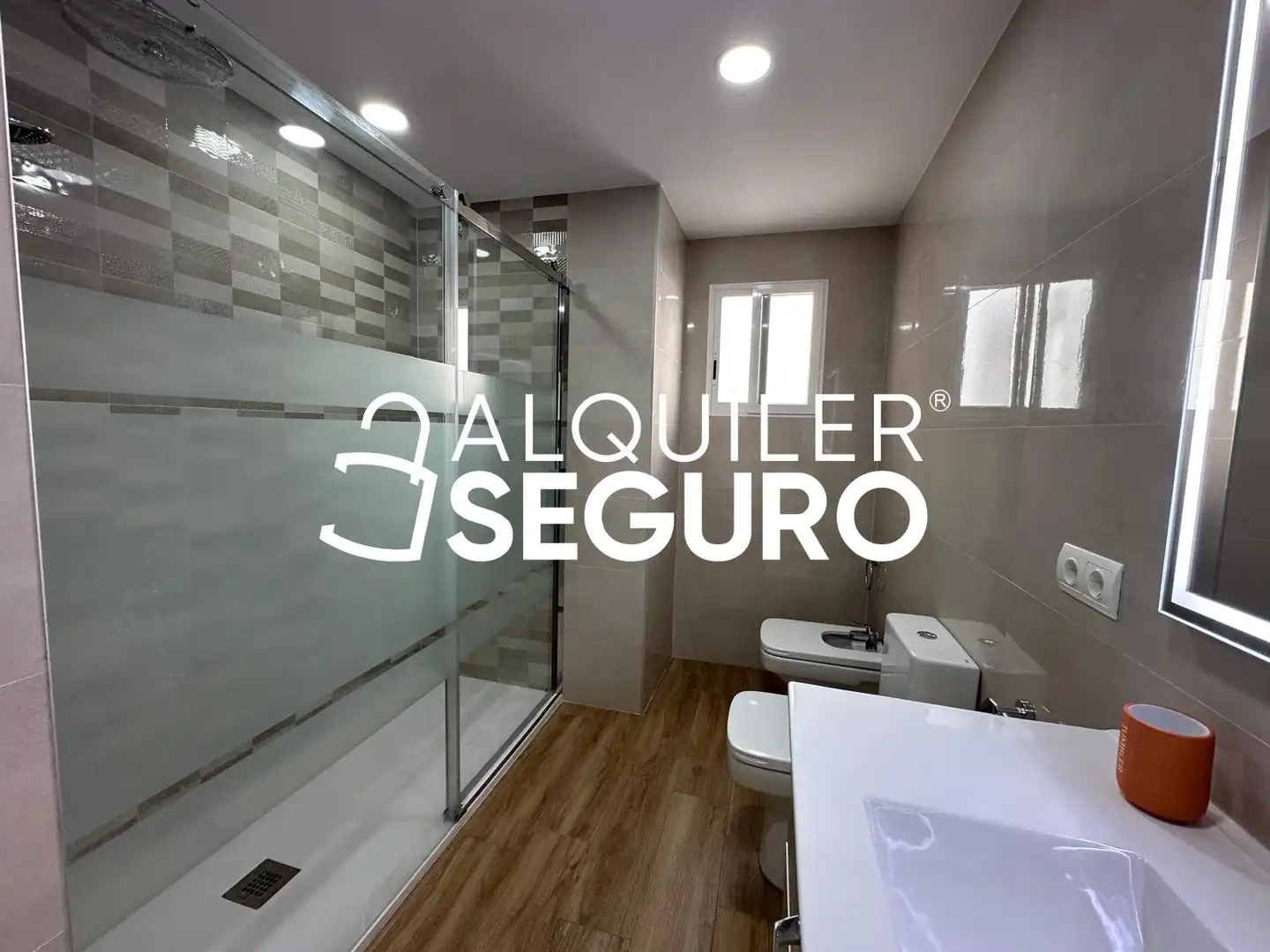 Bathroom of Flat for rent in Chiva  with Air Conditioner, Terrace and Furnished