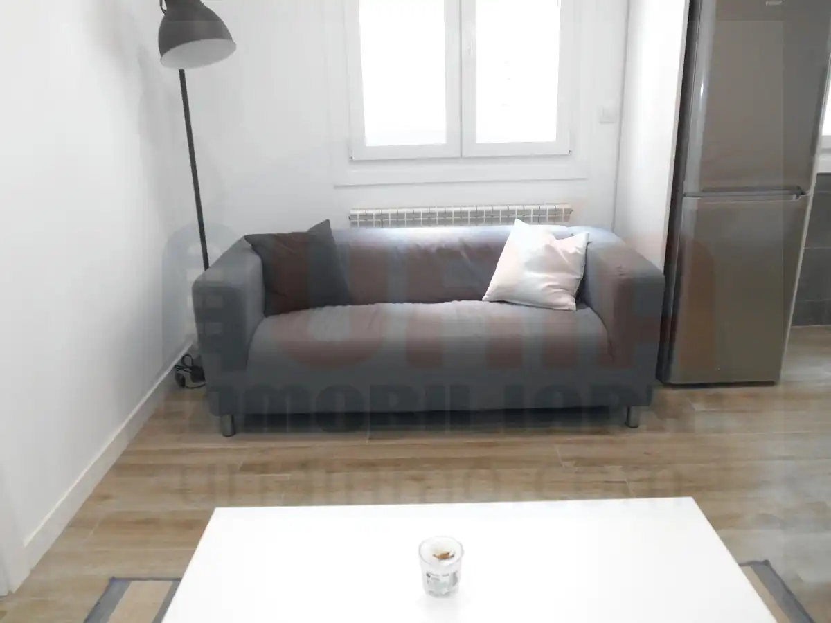 Sala de estar de Piso de alquiler en Oviedo  con Calefacción, Amueblado y Horno