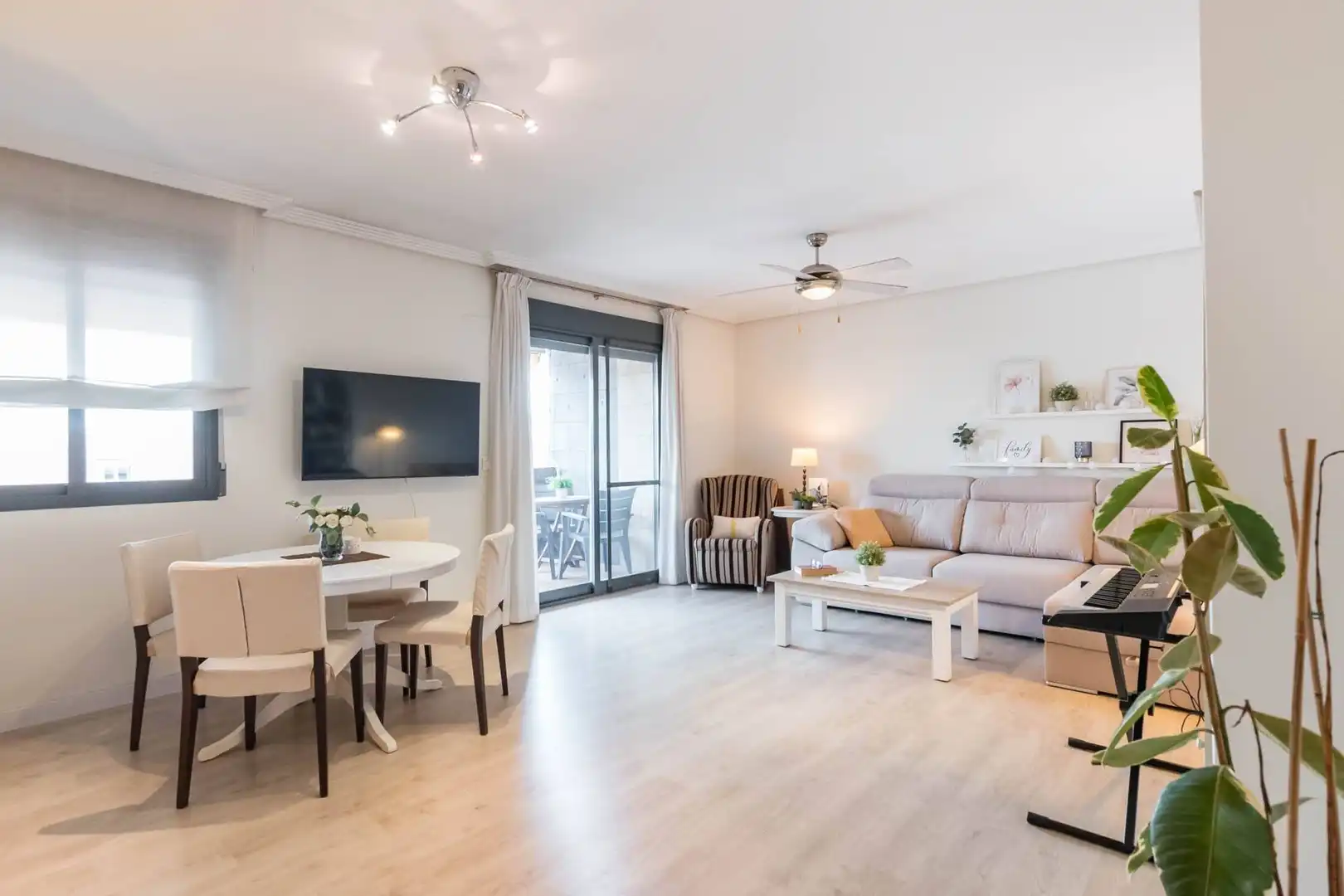 Living room of Attic for sale in Murcia  with Air Conditioner, Terrace and Storage room