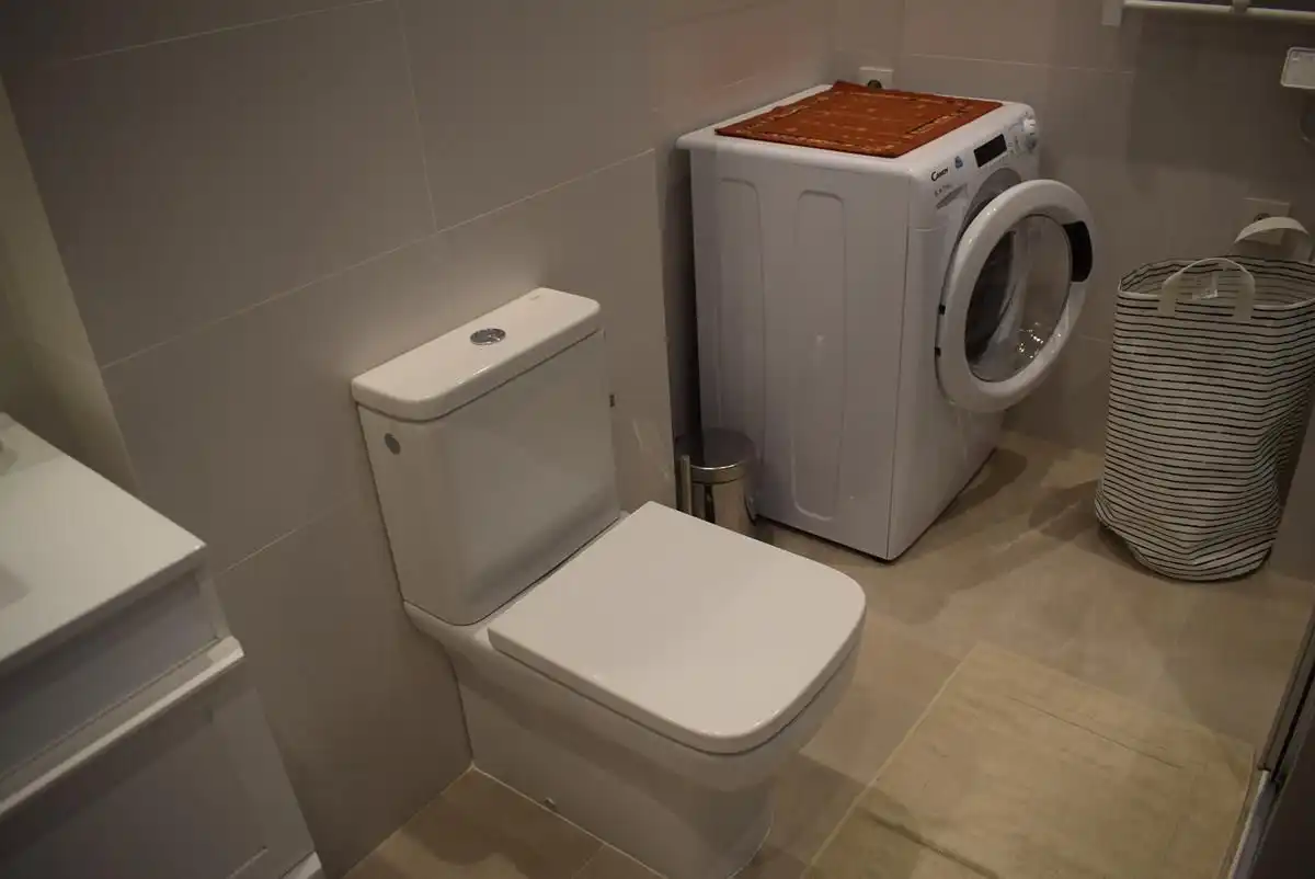 Baño de Apartamento de alquiler en Almuñécar con Aire acondicionado, Terraza y Amueblado