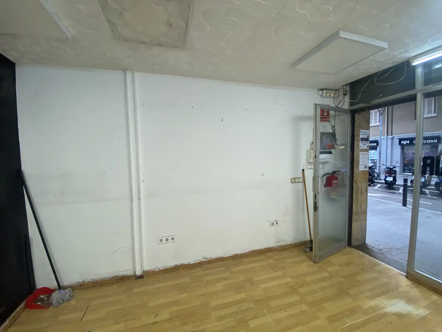 Local de alquiler en Barcelona con Parquet