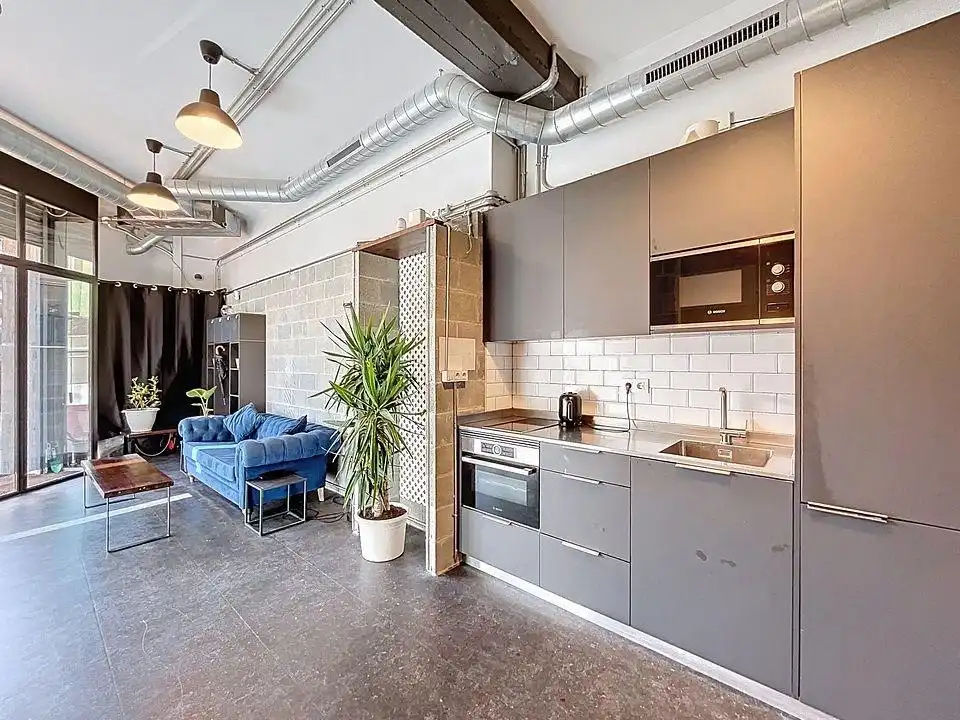 Küche von Geschaftsraum zum Verkauf in Barcelona mit Terrasse und Möbliert