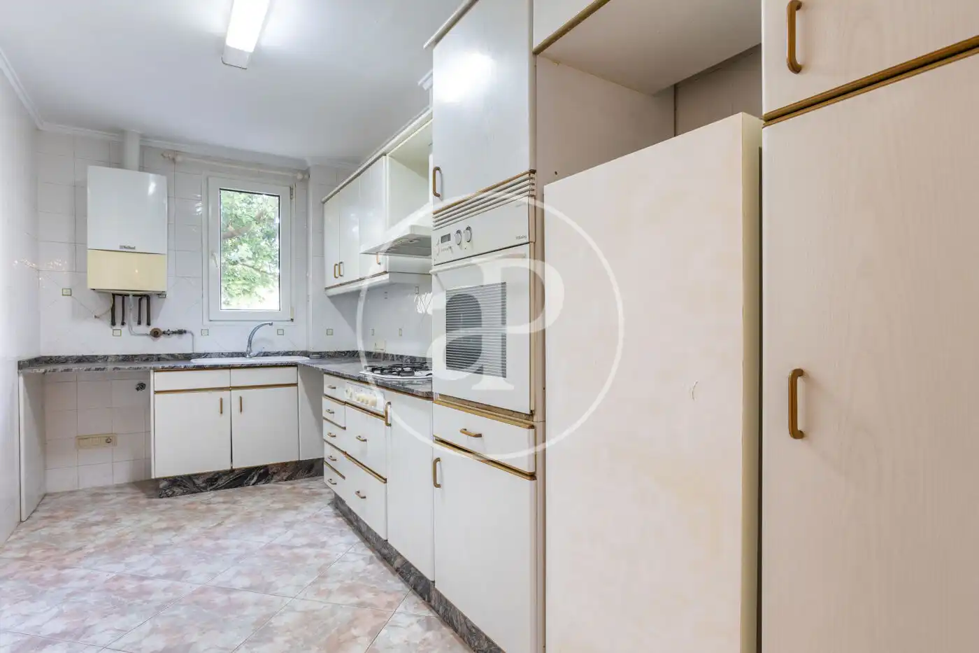 Küche von Wohnung zum Verkauf in Valencia mit Klimaanlage, Heizung und Privatgarten