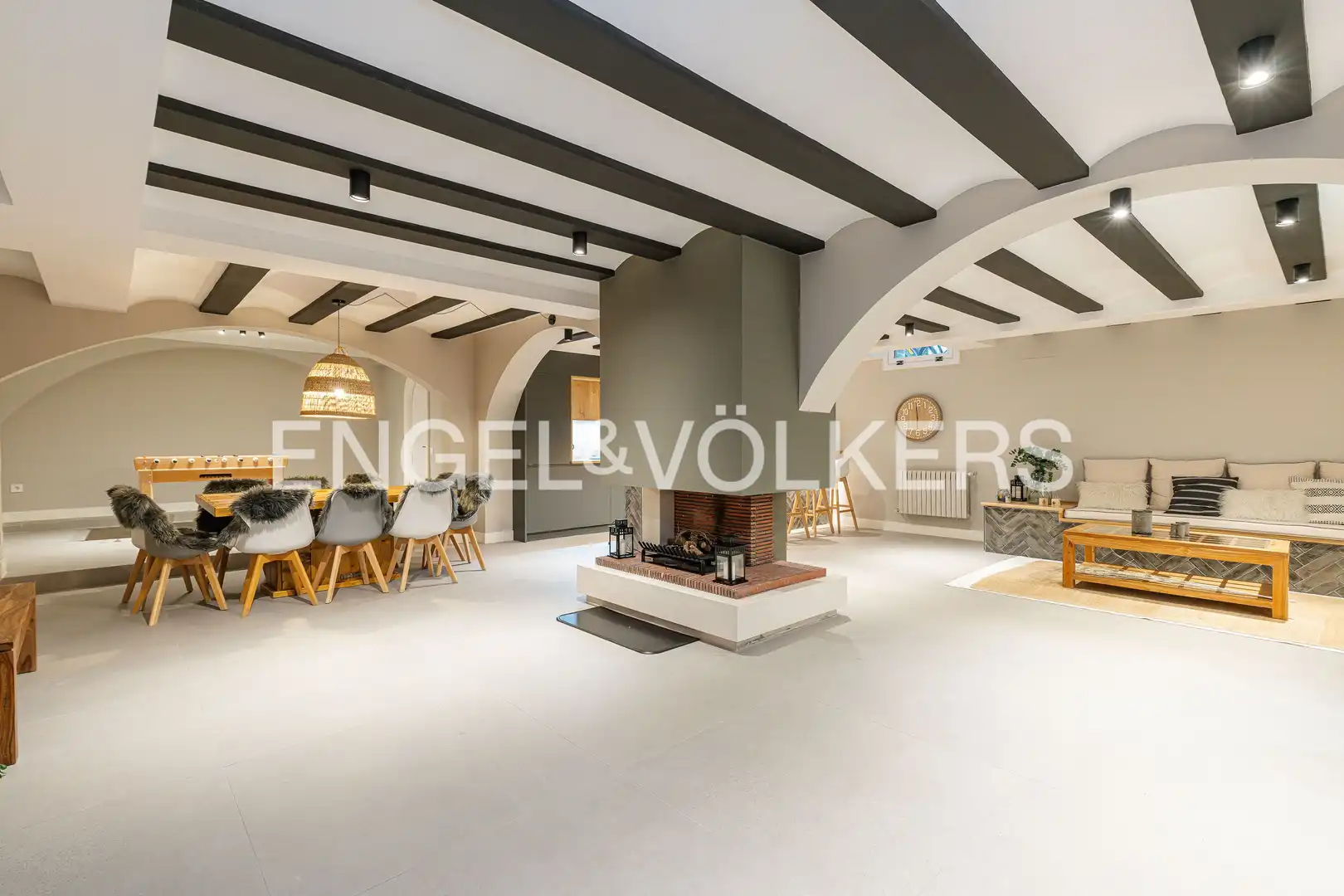 Comedor de Casa o chalet en venta en Boadilla del Monte con Aire acondicionado, Calefacción y Jardín privado