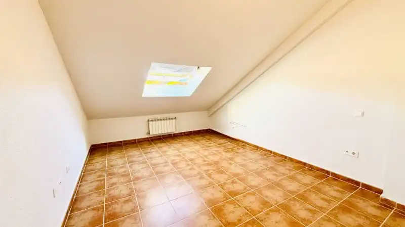 Dúplex en venta en El Espinar con Calefacción, Jardín privado y Terraza