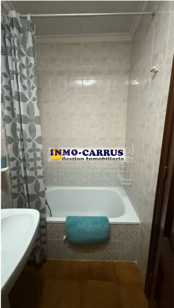 Bathroom of Flat for rent in Elche / Elx  with Air Conditioner, Furnished and Balcony