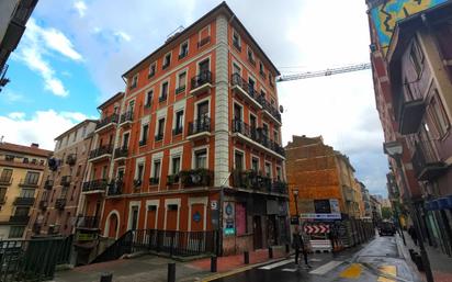 Vista exterior de Pis en venda en Bilbao 