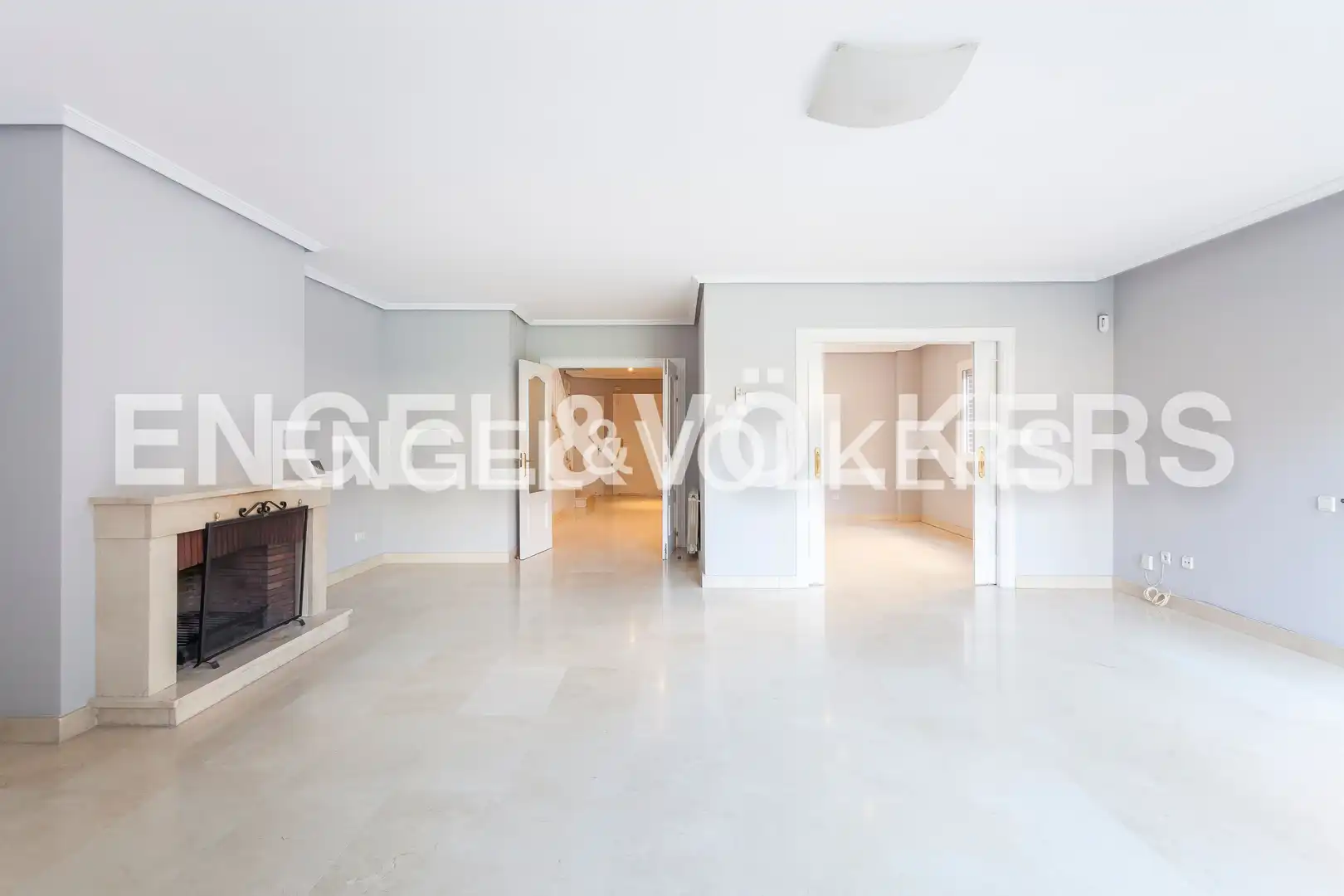 Sala de estar de Casa adosada de alquiler en Madrid con Aire acondicionado, Calefacción y Jardín privado
