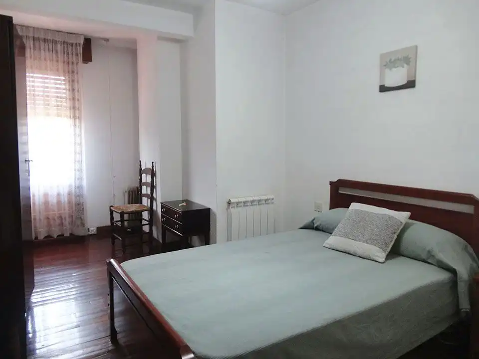 Dormitori de Casa o xalet en venda en Mambrillas de Lara amb Jardí privat