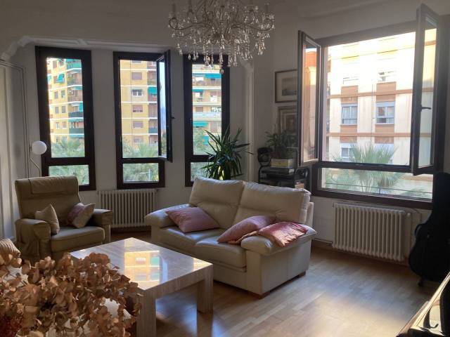 Piso en Venta en Plaza Illes Columbretes