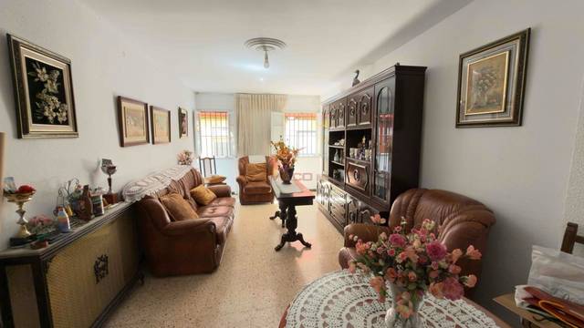 Piso en Venta en ANTONIO MAURA en Centro