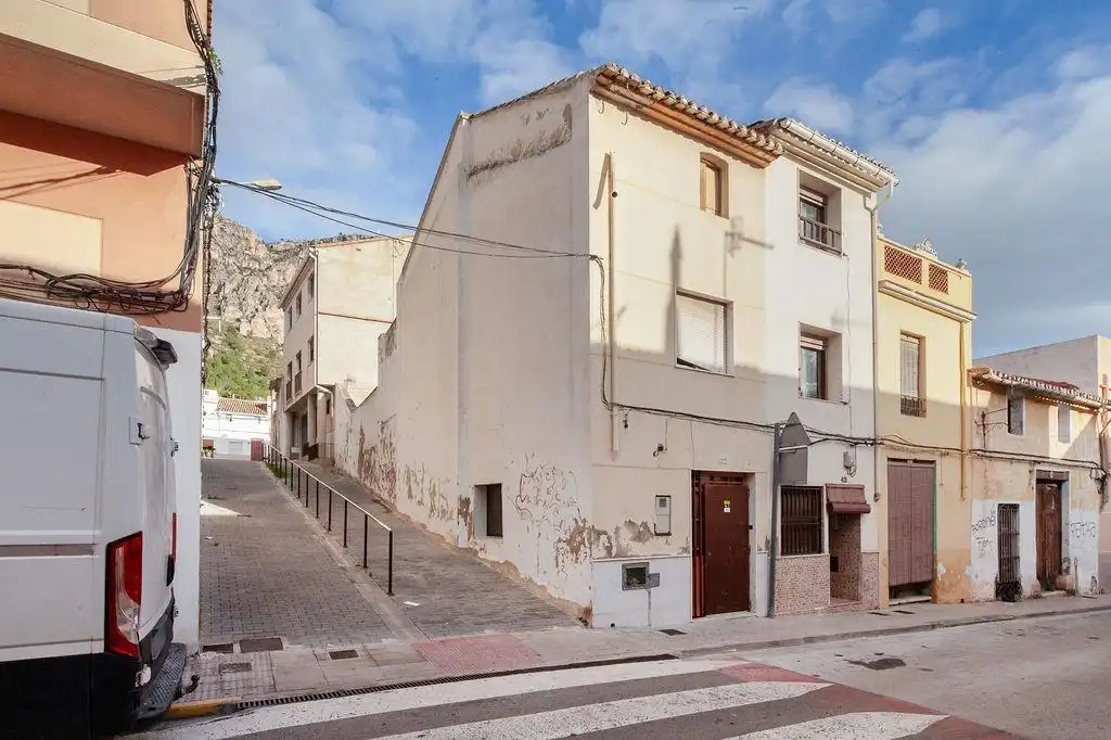 Exterior view of Houses for sale in Tavernes de la Valldigna  with Alarm