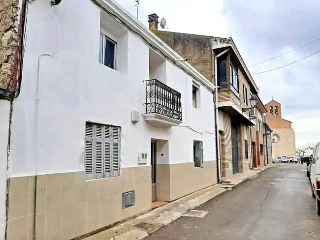 Casa adosada en venta en C/ Iglesia, Cabanillas